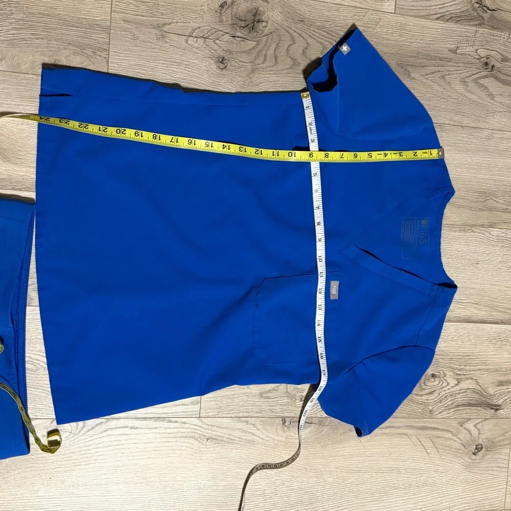 FIGS Scrub Set Royal Blue Casma Top XS Livingston Straight Leg Pants XS
